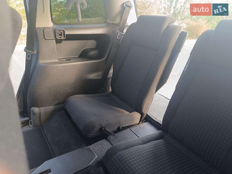 Минивэн Opel Zafira 2003 в Кривом Роге фото 29 Минивэн Opel Zafira 2003 в Кривом Роге