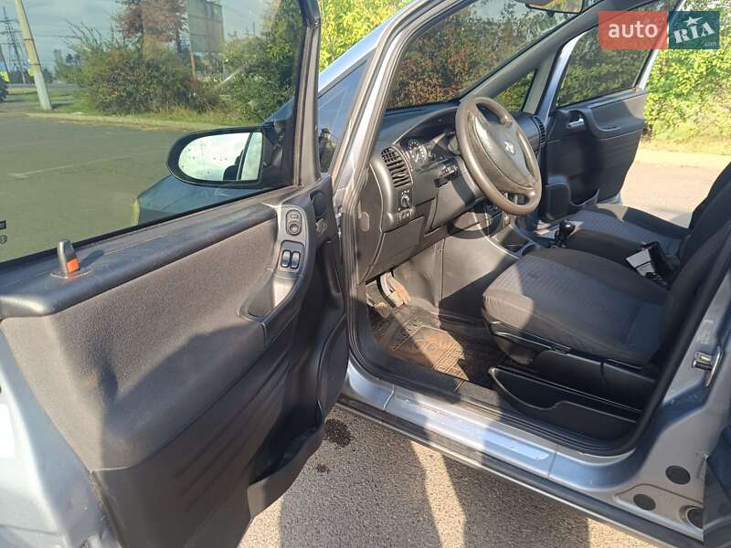 Минивэн Opel Zafira 2003 в Кривом Роге фото 35 Минивэн Opel Zafira 2003 в Кривом Роге