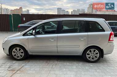 Минивэн Opel Zafira 2012 в 