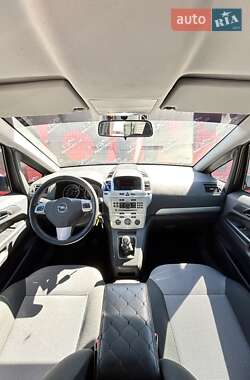Минивэн Opel Zafira 2012 в 