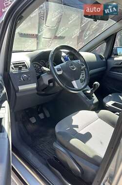 Минивэн Opel Zafira 2012 в 