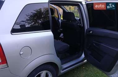 Минивэн Opel Zafira 2011 в 
