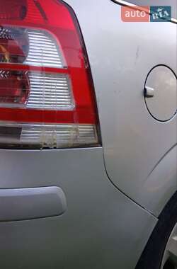 Минивэн Opel Zafira 2011 в 