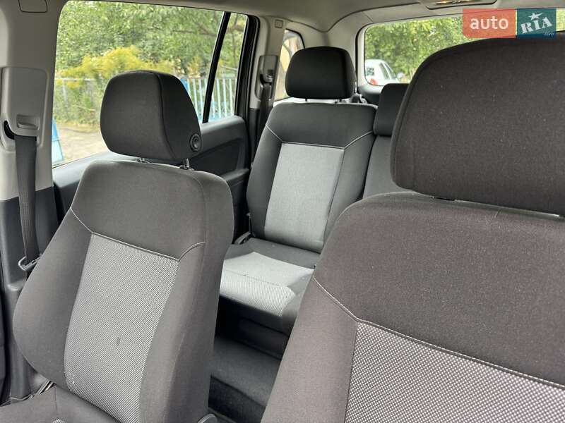 Минивэн Opel Zafira 2010 в Луцке