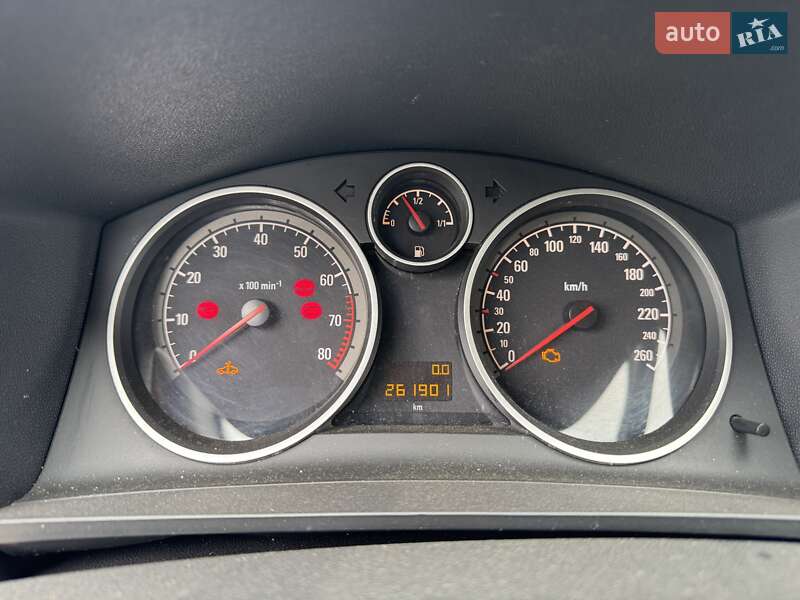 Минивэн Opel Zafira 2010 в Луцке