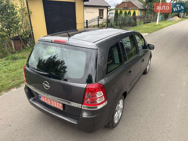 Минивэн Opel Zafira 2010 в Луцке