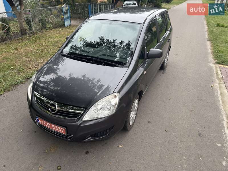 Минивэн Opel Zafira 2010 в Луцке