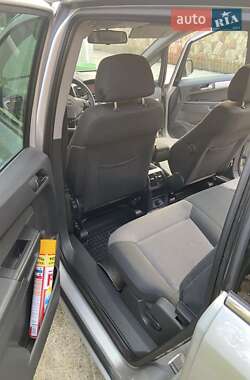 Минивэн Opel Zafira 2010 в 
