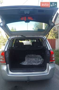 Минивэн Opel Zafira 2011 в 