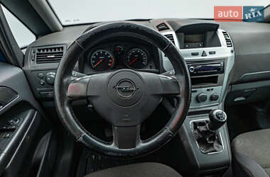 Минивэн Opel Zafira 2011 в 