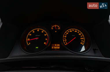 Минивэн Opel Zafira 2011 в 