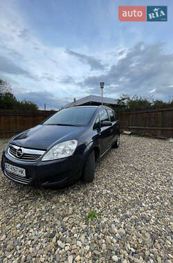 Минивэн Opel Zafira 2009 в 