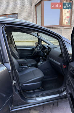 Минивэн Opel Zafira 2009 в 