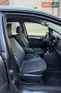 Минивэн Opel Zafira 2009 в 