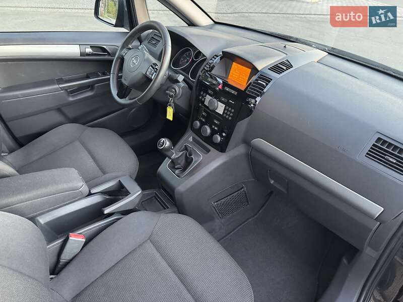 Мінівен Opel Zafira 2012 в Шепетівці