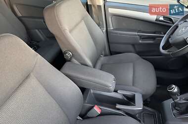 Минивэн Opel Zafira 2012 в 