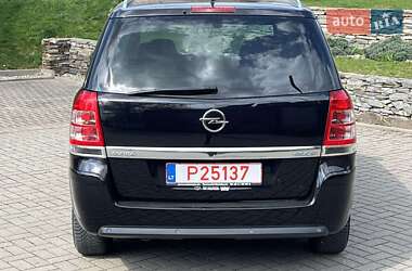 Минивэн Opel Zafira 2010 в 
