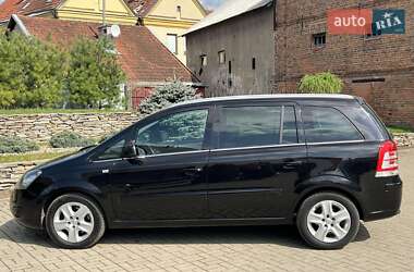 Минивэн Opel Zafira 2010 в 