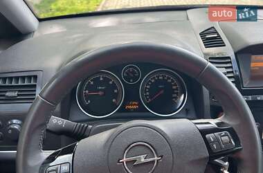 Минивэн Opel Zafira 2010 в 