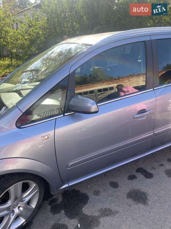 Мінівен Opel Zafira 2008 в Радомишлі