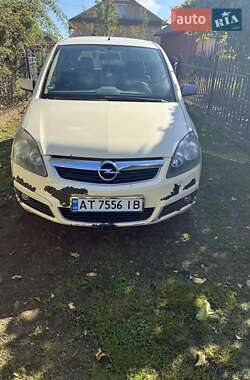 Мінівен Opel Zafira 2007 в Перегінське
