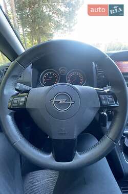 Минивэн Opel Zafira 2012 в 