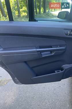 Минивэн Opel Zafira 2012 в 