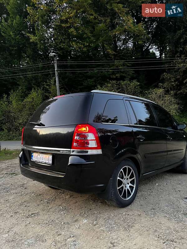 Минивэн Opel Zafira 2008 в Яремче
