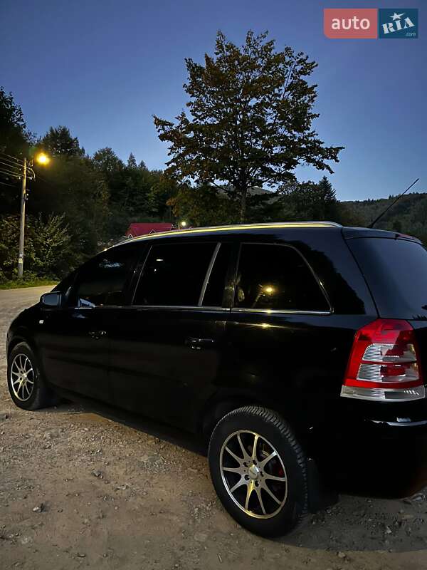 Минивэн Opel Zafira 2008 в Яремче
