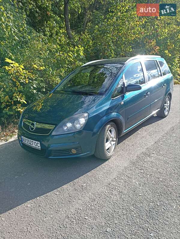 Минивэн Opel Zafira 2007 в Краснограде