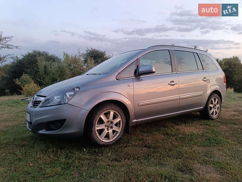 Opel Zafira 2011