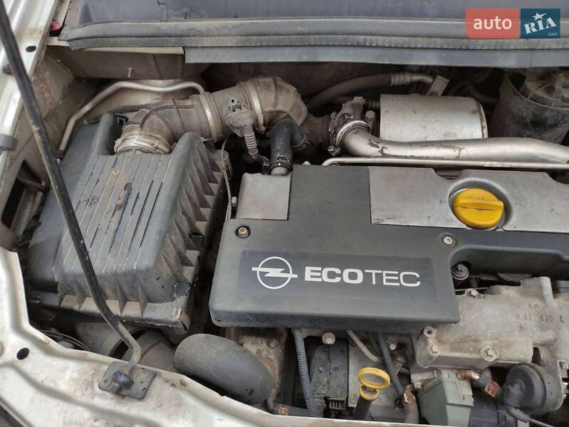 Минивэн Opel Zafira 2003 в Пирятине