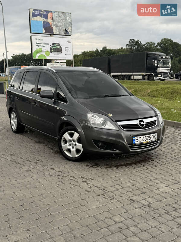 Opel Zafira 2012