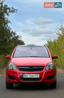 Минивэн Opel Zafira 2008 в Раздельной