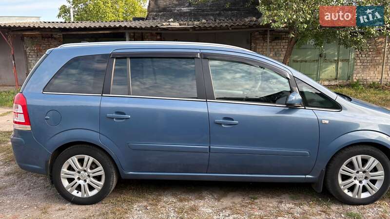 Минивэн Opel Zafira 2008 в Харькове