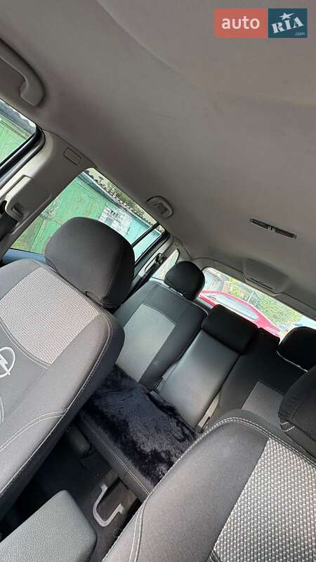 Минивэн Opel Zafira 2008 в Харькове