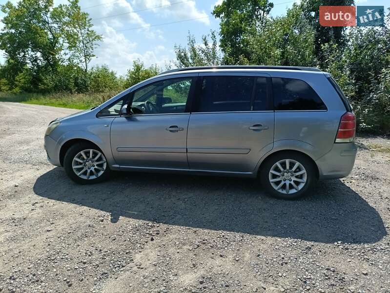 Минивэн Opel Zafira 2007 в Ладыжине
