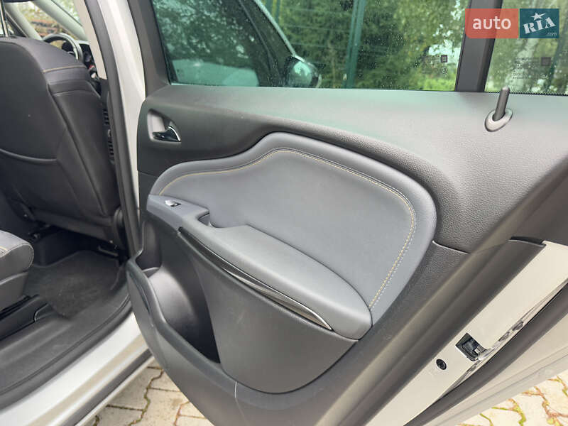 Минивэн Opel Zafira 2012 в Стрые