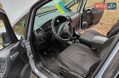 Минивэн Opel Zafira 2001 в Лозовой