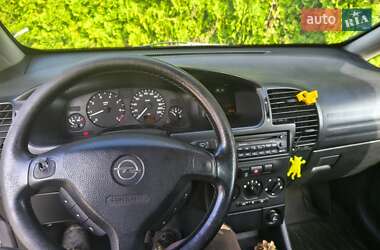 Минивэн Opel Zafira 2001 в 