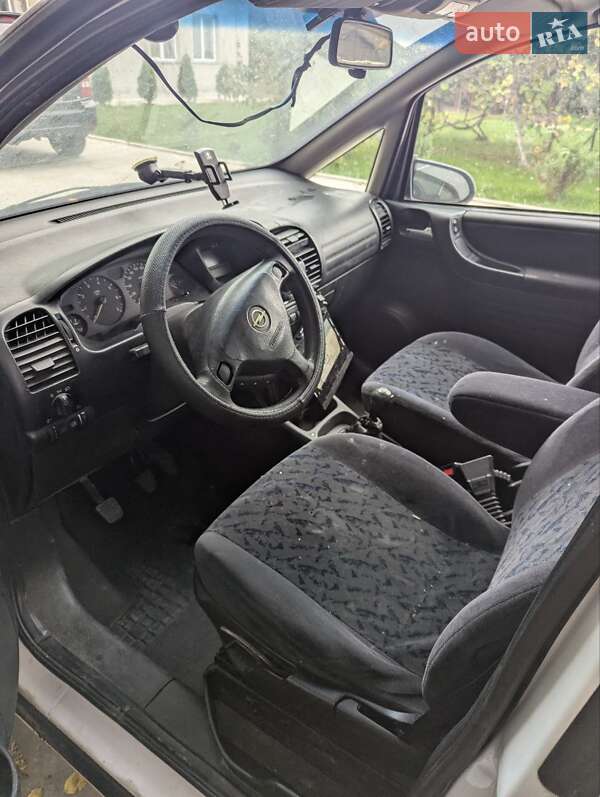 Минивэн Opel Zafira 1999 в Княжичах