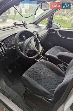 Минивэн Opel Zafira 1999 в 
