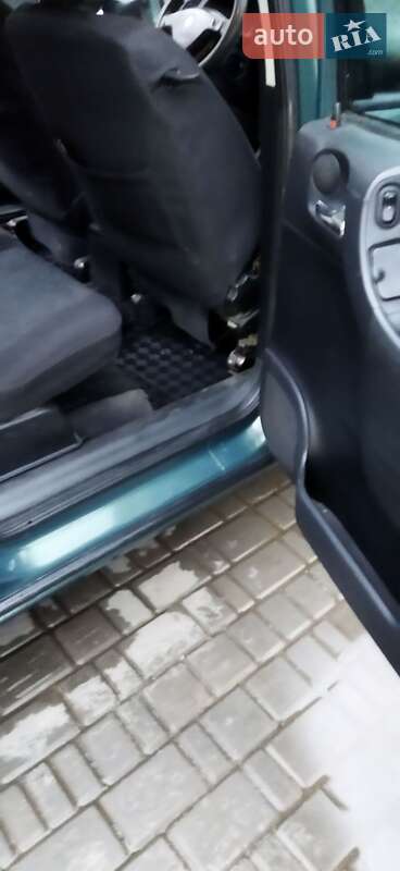 Минивэн Opel Zafira 2001 в Каменец-Подольском