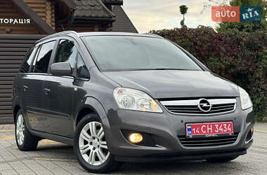 Минивэн Opel Zafira 2010 в 