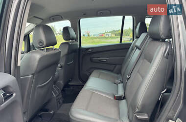 Минивэн Opel Zafira 2010 в 