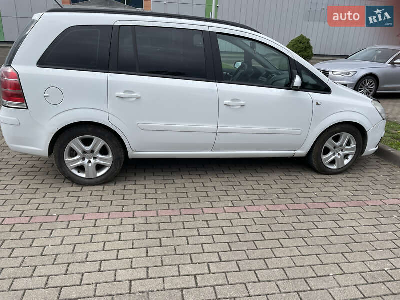 Минивэн Opel Zafira 2006 в Виноградове фото 2 Минивэн Opel Zafira 2006 в Виноградове