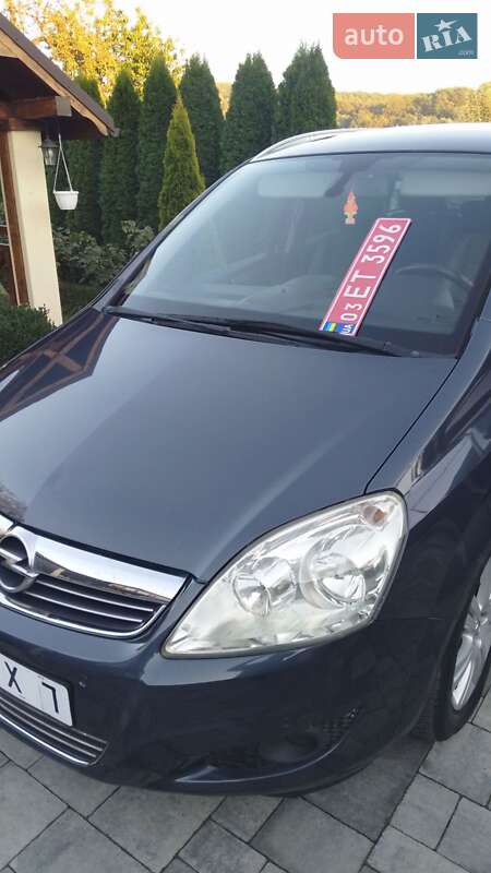 Мінівен Opel Zafira 2010 в Косові фото 12 Мінівен Opel Zafira 2010 в Косові