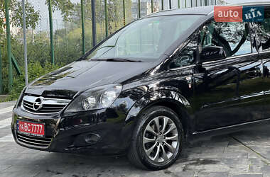 Минивэн Opel Zafira 2011 в 