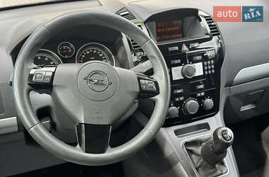 Минивэн Opel Zafira 2011 в 