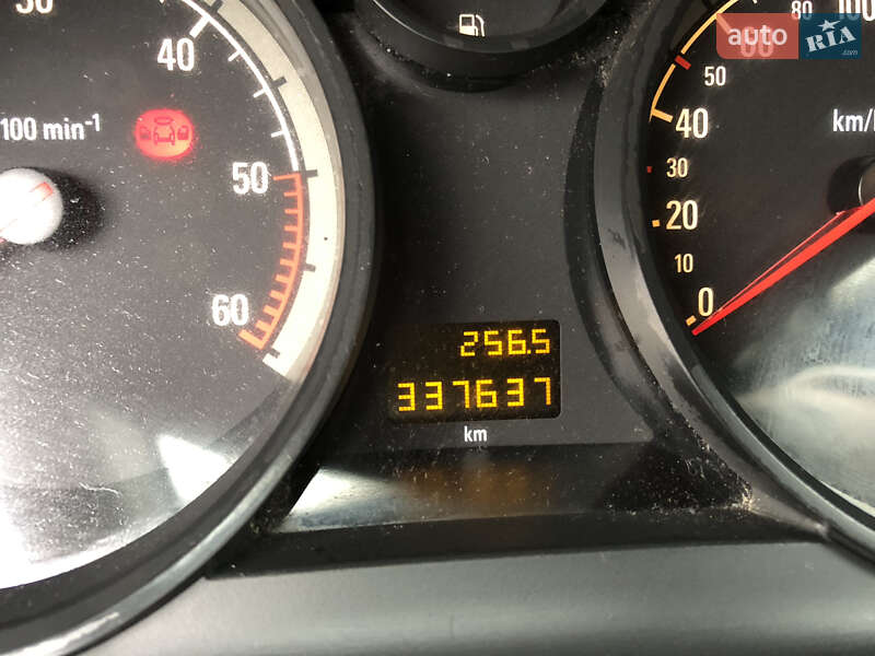 Мінівен Opel Zafira 2007 в Кам'янець-Подільському фото 13 Мінівен Opel Zafira 2007 в Кам'янець-Подільському